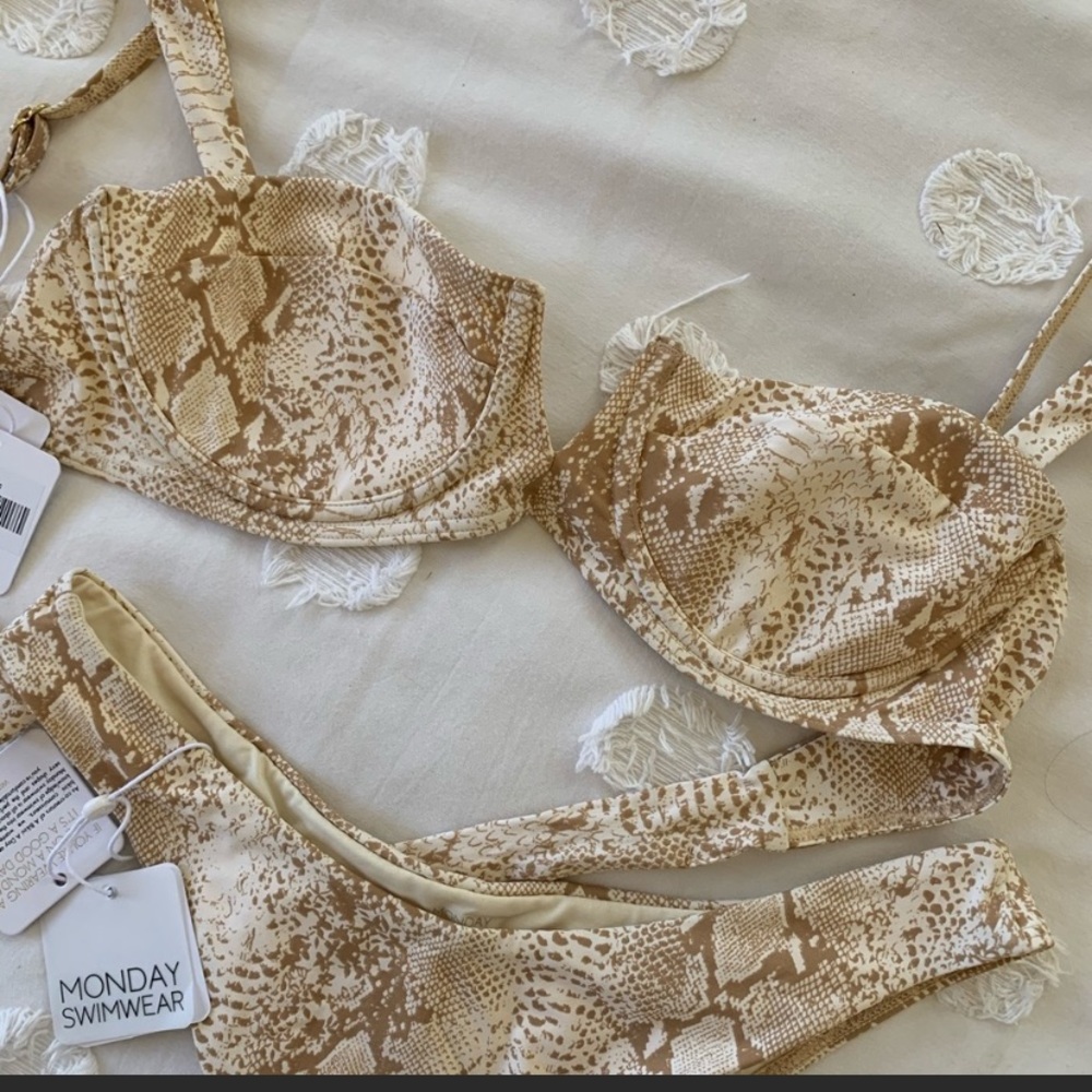 Monday Swimwear Snake Print Bikini 😍